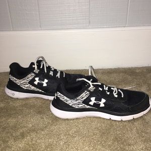 Under Armor Sneakers LIKE NEW!